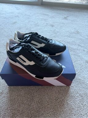 LIKE NEW Bally GAVINIA-F/00, Size 8 US, Lamb Leather